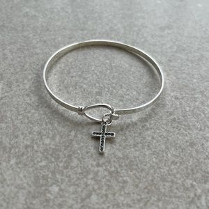 Silver bracelet with cross